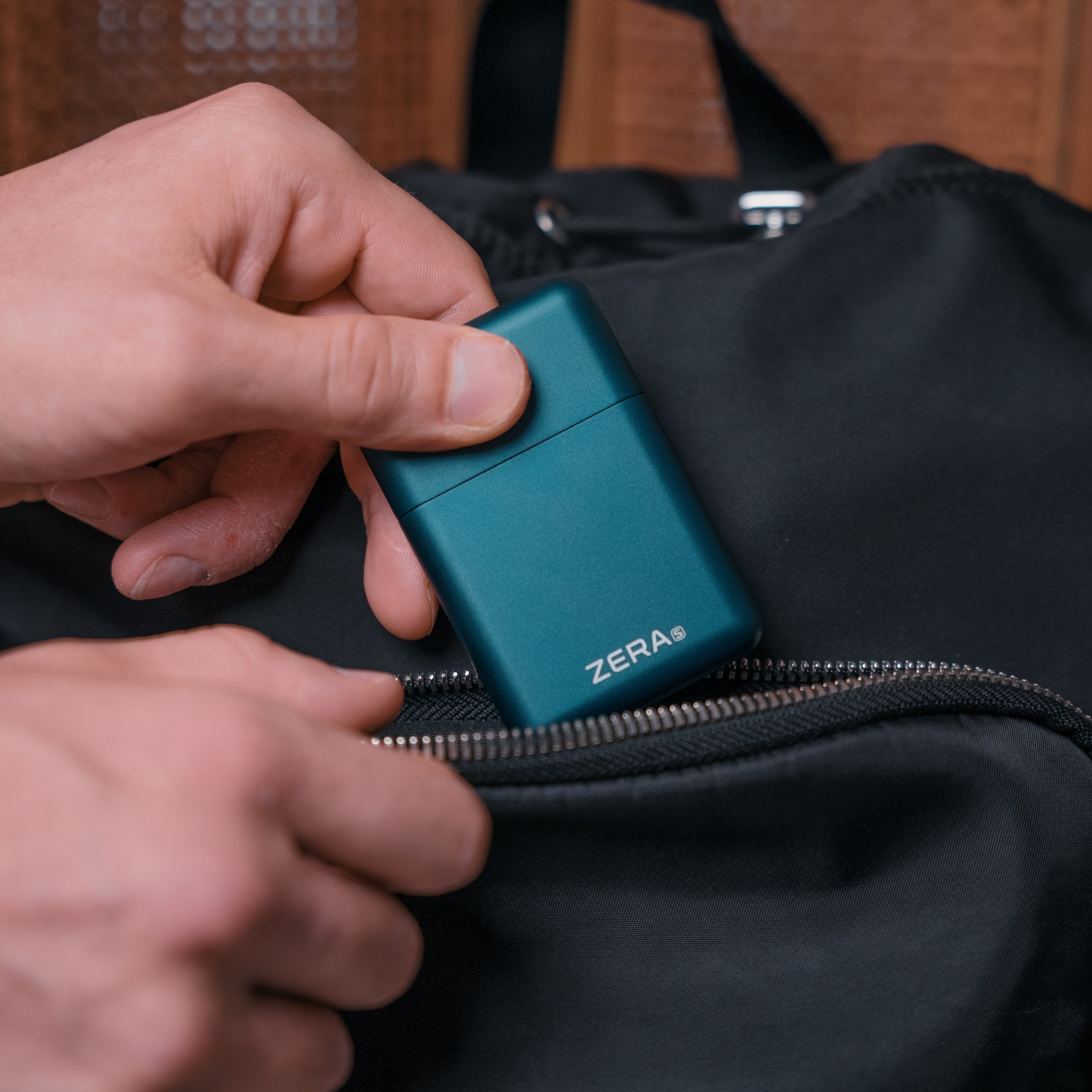ZERA S Credit Card Sized Shaver