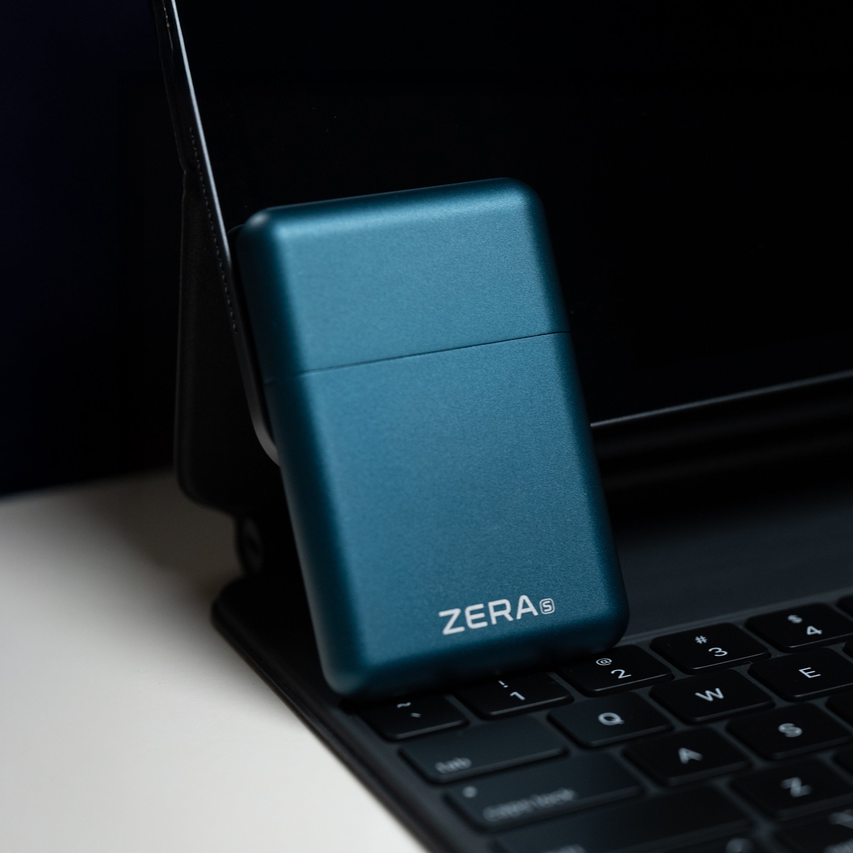 ZERA S Credit Card Sized Shaver