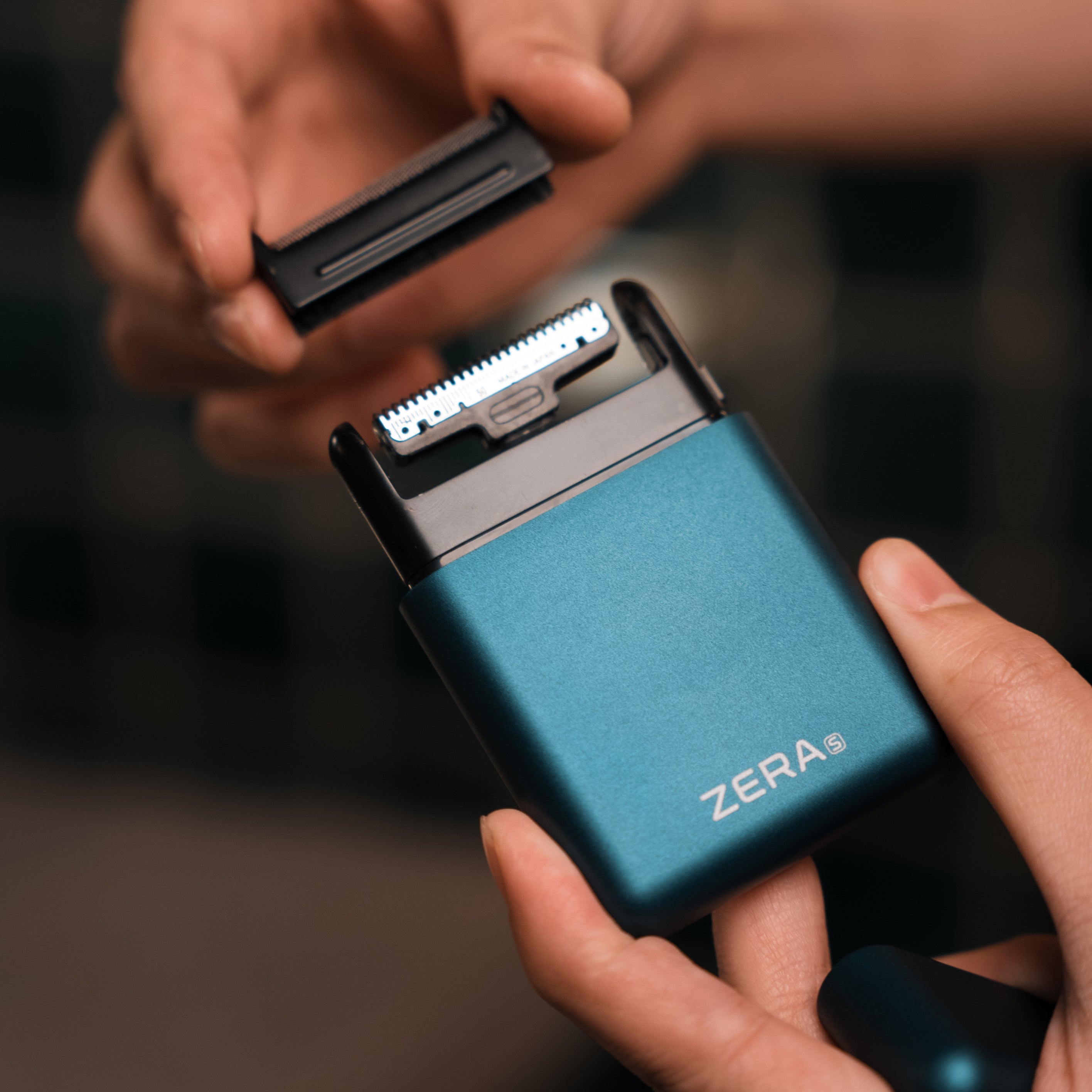 ZERA S Credit Card Sized Shaver