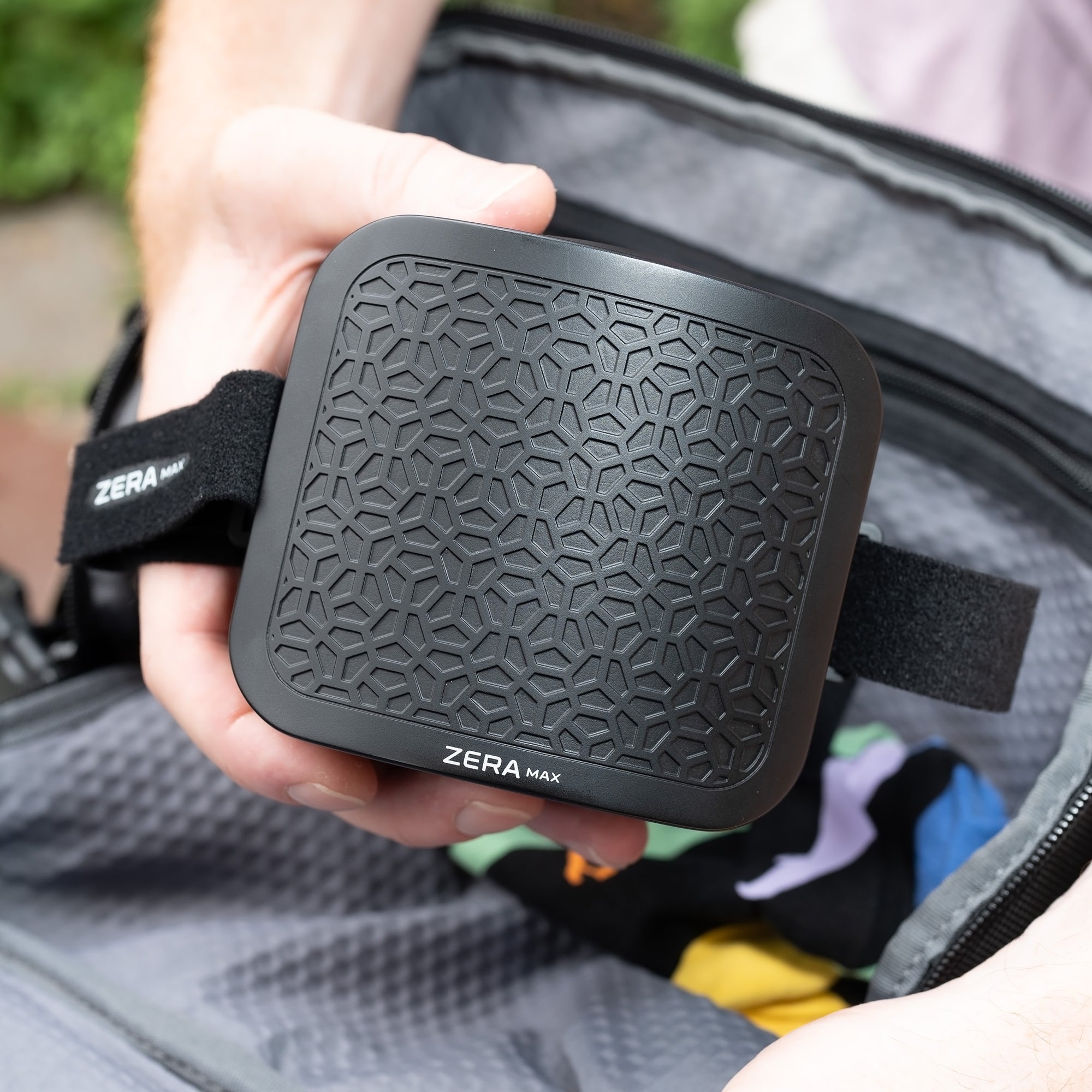 ZERA MAX 2 - AI Thermtech Wearable Comfort