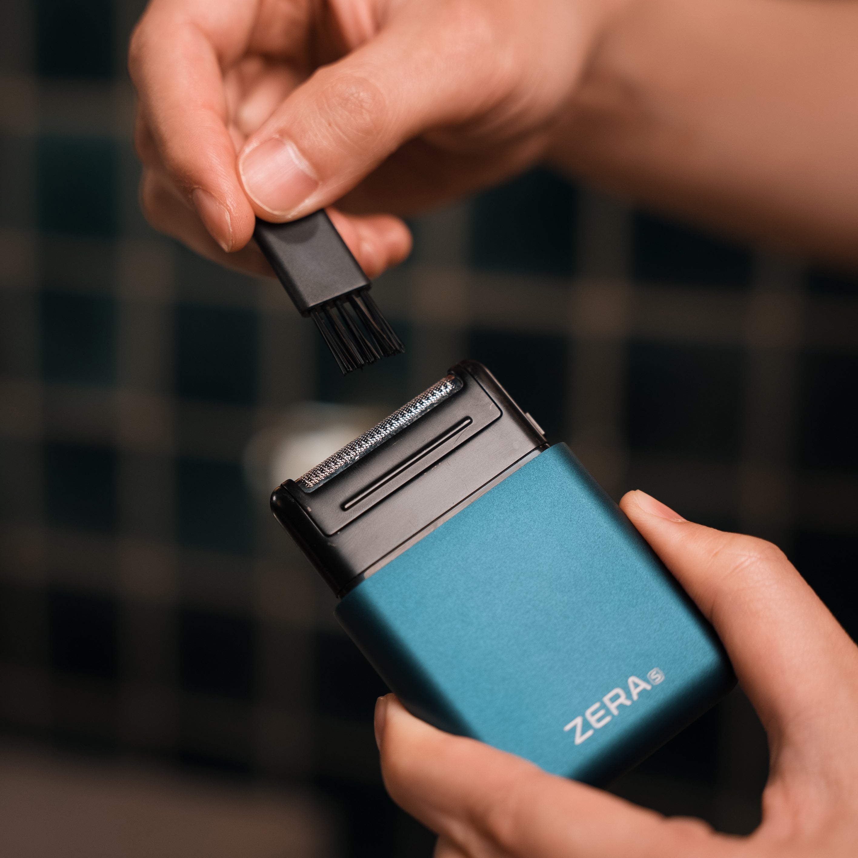 ZERA S Credit Card Sized Shaver